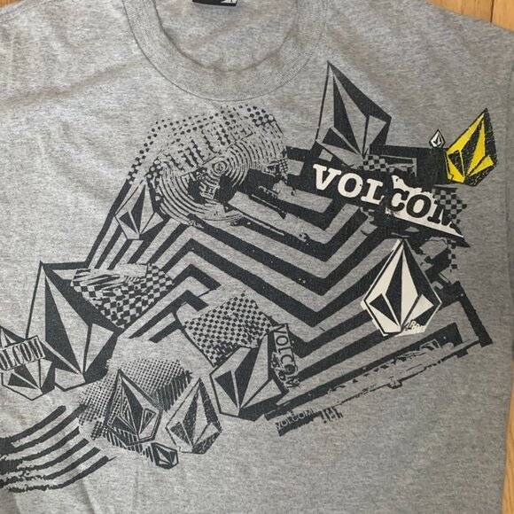 Vintage Y2K Volcom Tee Men's Large Gray Big Graphics Surfing Skating Street - Picture 4 of 6